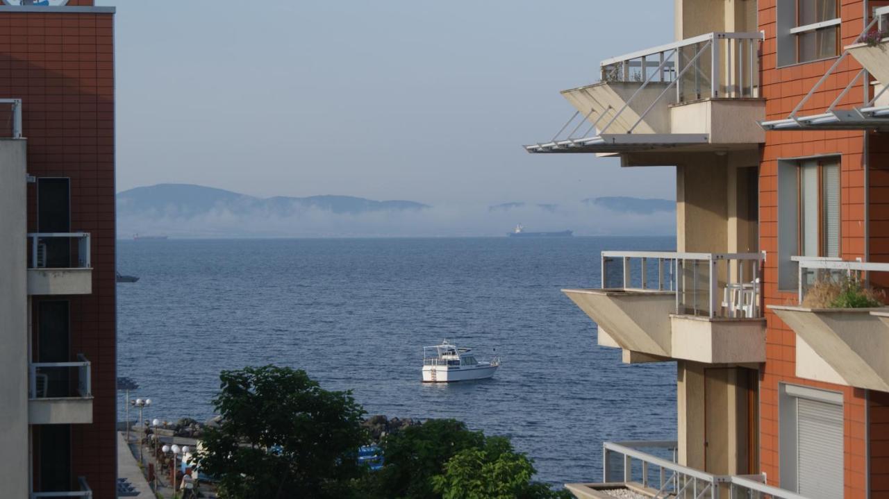 Cozy Apartment With Sea View And Free Parking Pomorie Exteriér fotografie