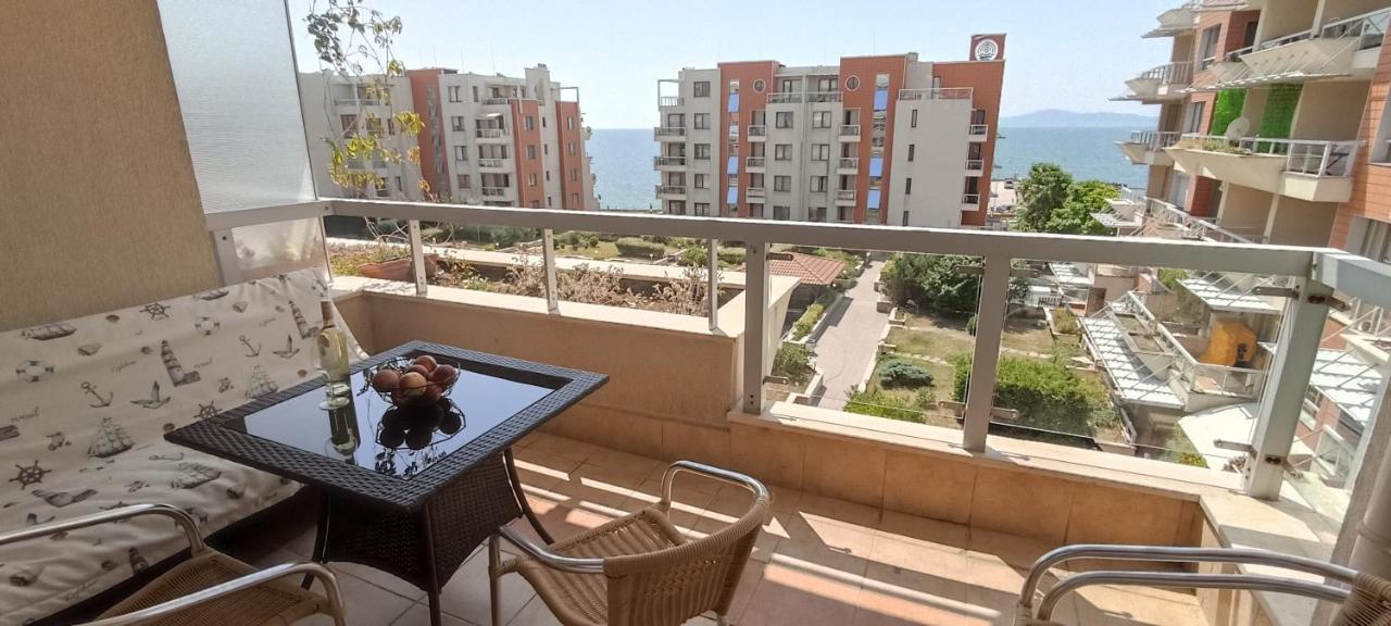 Cozy Apartment With Sea View And Free Parking Pomorie Exteriér fotografie