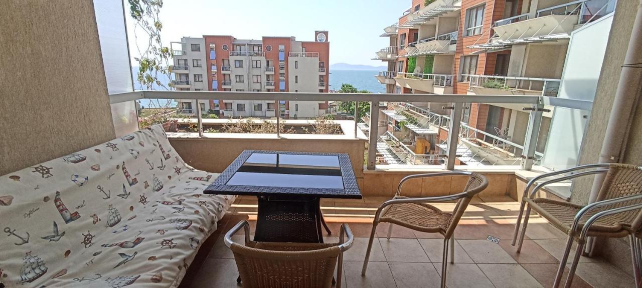 Cozy Apartment With Sea View And Free Parking Pomorie Exteriér fotografie